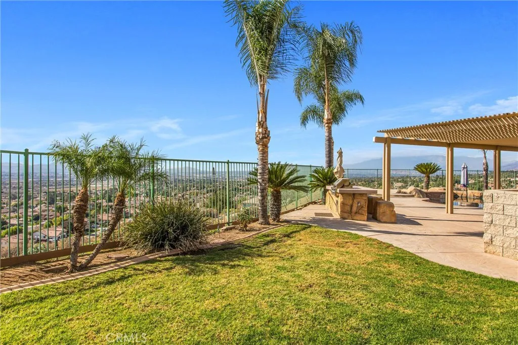 7526 Tioga Lane, Highland, California 92346 home-pic-49